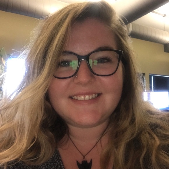 Meet your Posher, Elisa - Picture 1 of 1